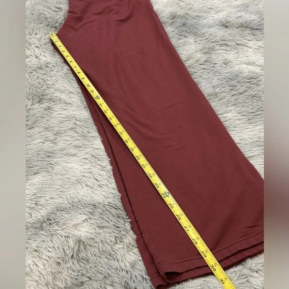 Max & Mia Burgundy Lounge Set - Picture 8 of 9